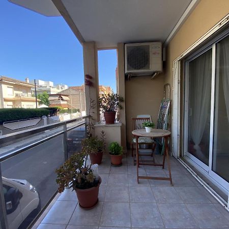 R123 Apartamento En La Planta Baja Con Piscina Cerca De La Playa Calafell Eksteriør billede