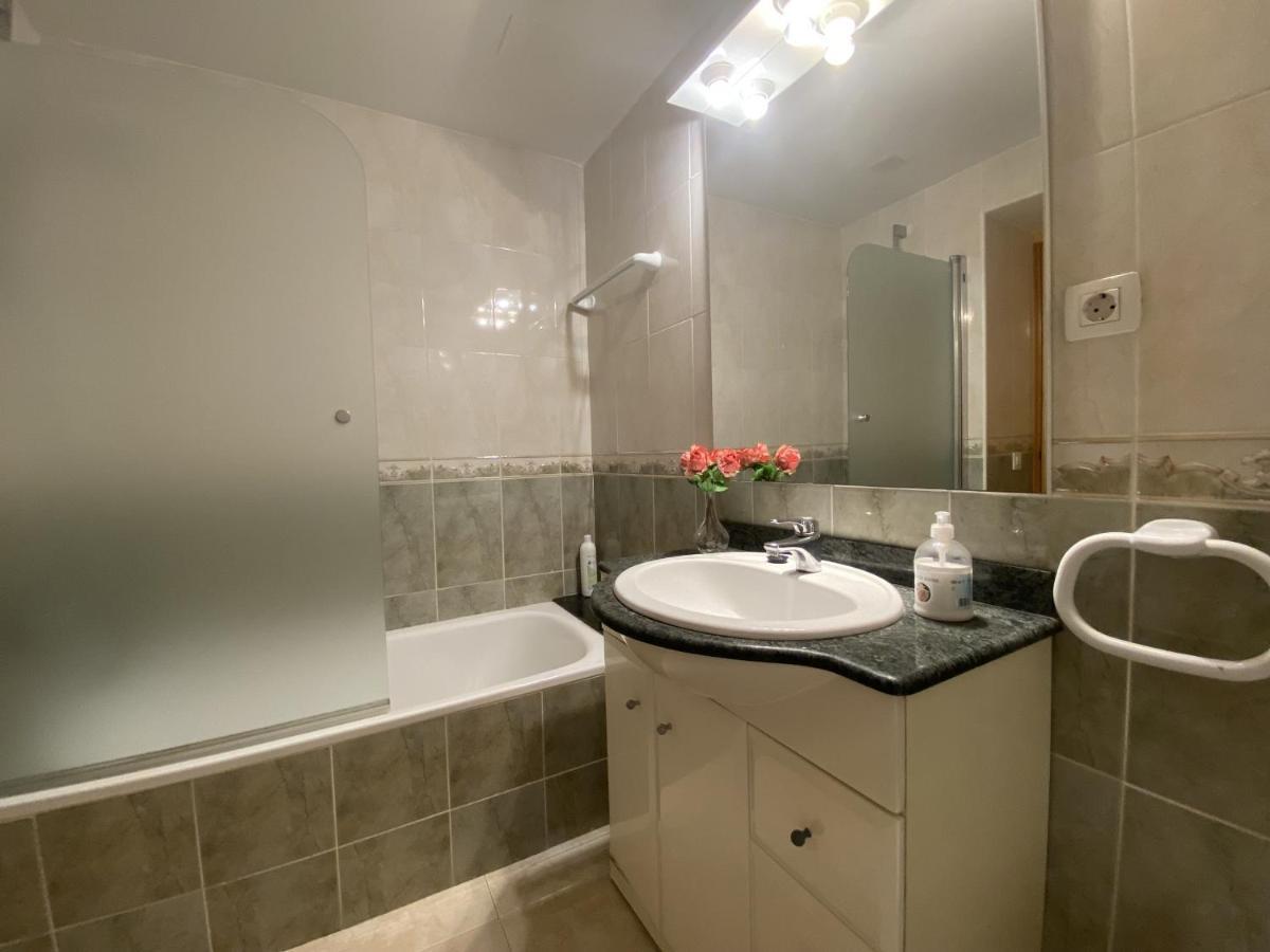 R123 Apartamento En La Planta Baja Con Piscina Cerca De La Playa Calafell Eksteriør billede