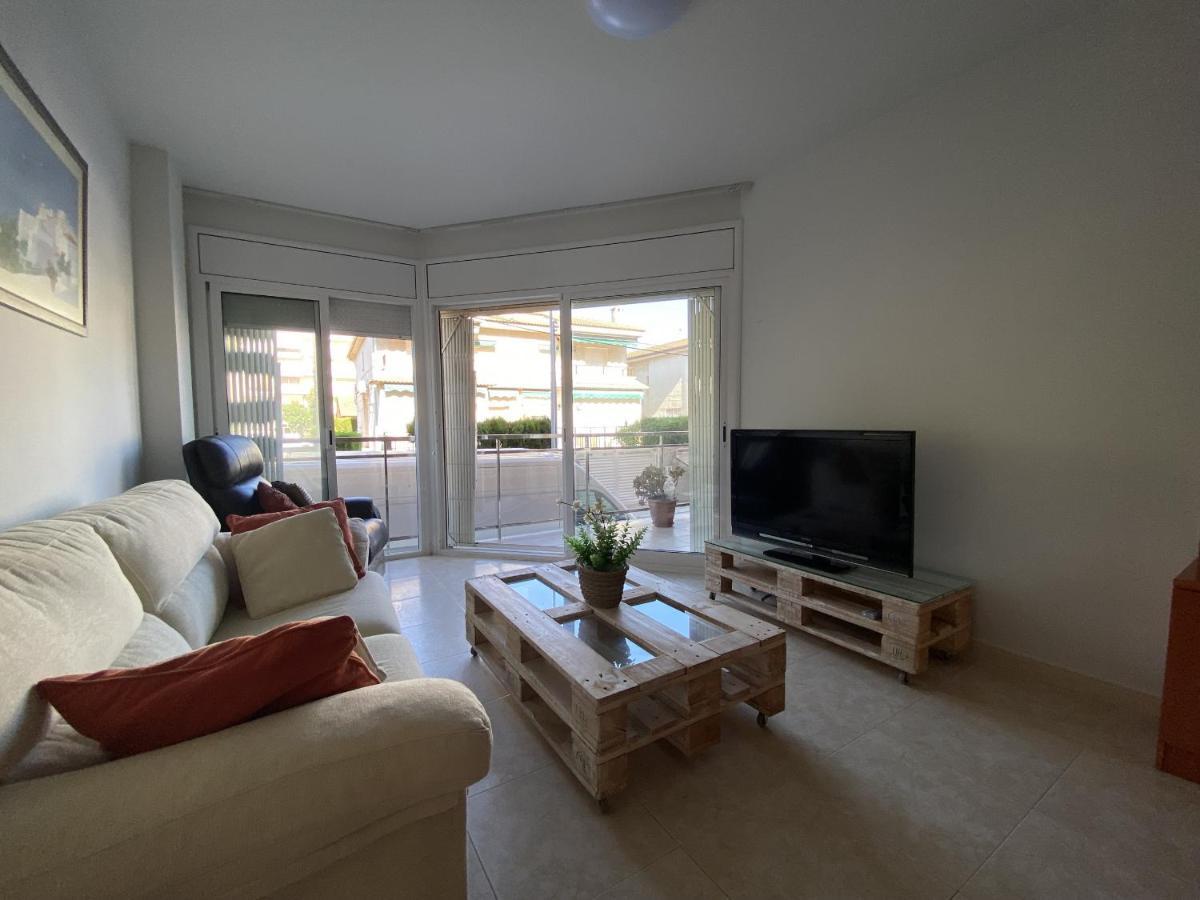 R123 Apartamento En La Planta Baja Con Piscina Cerca De La Playa Calafell Eksteriør billede